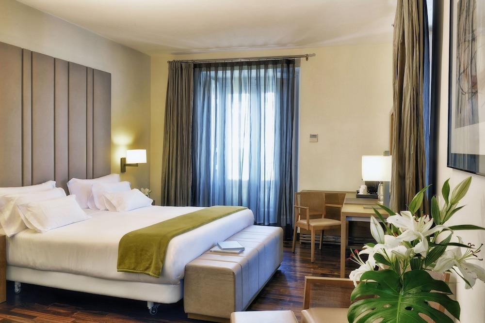 Nh Collection Madrid Palacio De Tepa Εξωτερικό φωτογραφία A room at the hotel