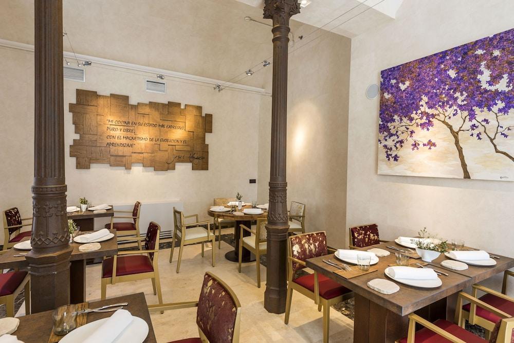 Nh Collection Madrid Palacio De Tepa Εξωτερικό φωτογραφία Interior of the restaurant