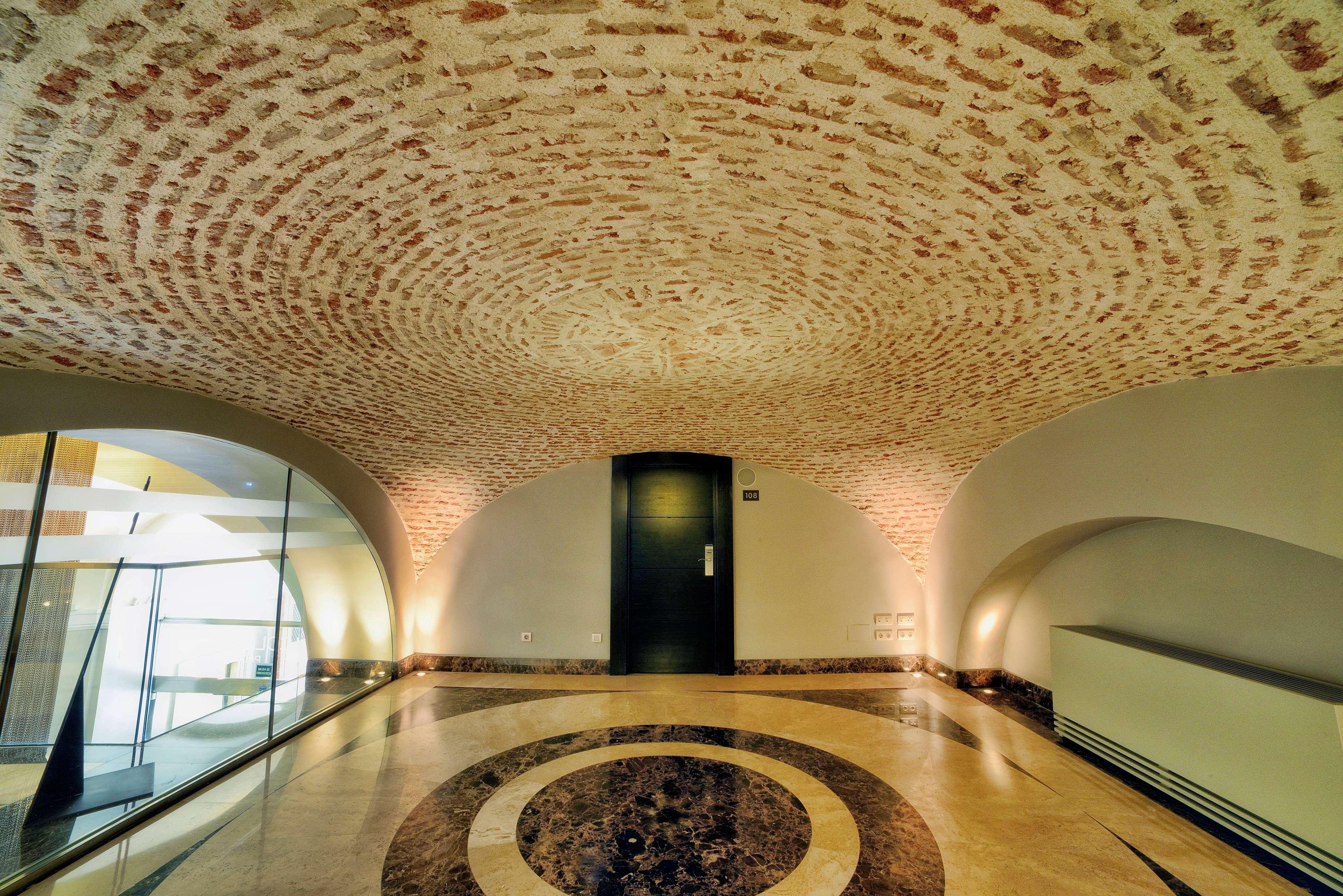 Nh Collection Madrid Palacio De Tepa Εξωτερικό φωτογραφία The vaulting of the entrance to the museum