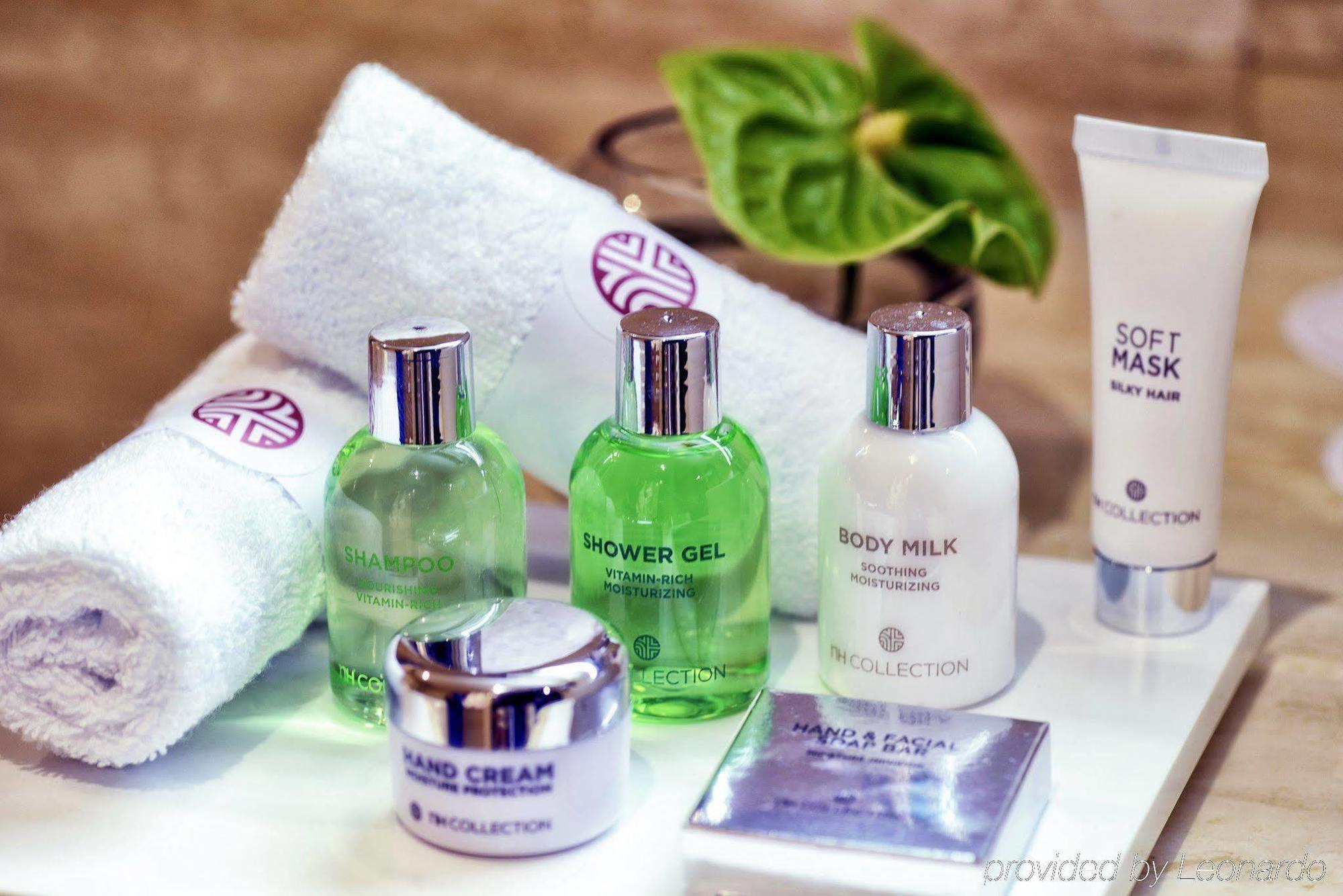 Nh Collection Madrid Palacio De Tepa Εξωτερικό φωτογραφία A selection of toiletries
